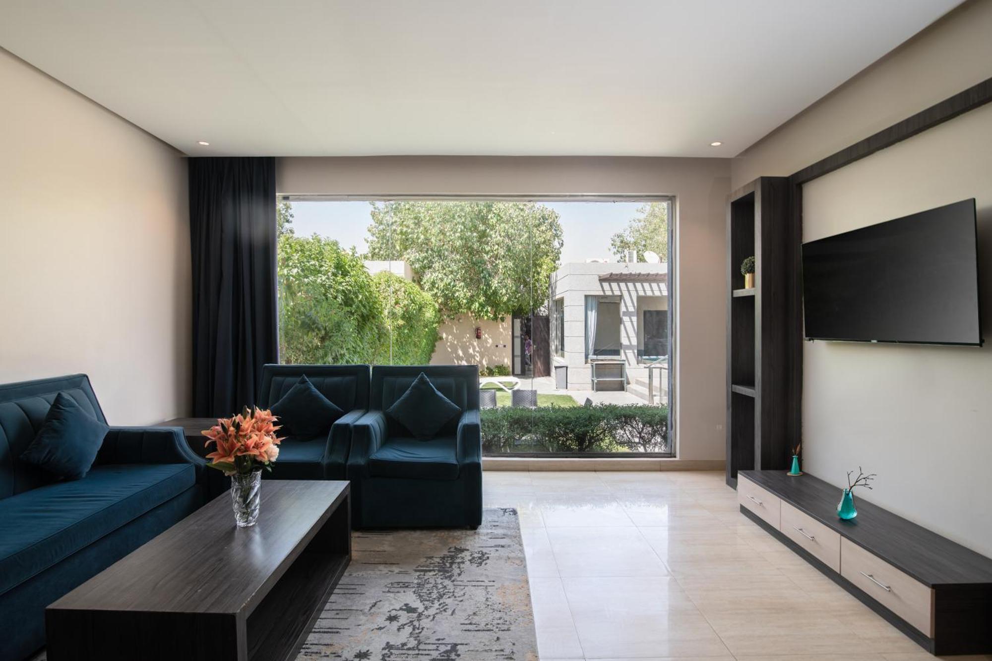 Resort The Corner -